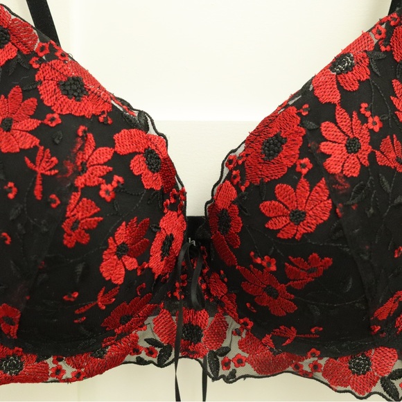 Black & Red Flower Appliqué lPush-up Demi Bra 36D - Picture 2 of 5